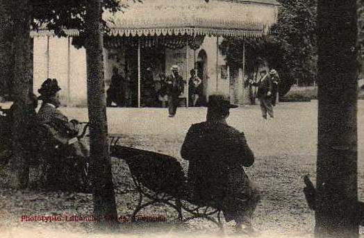 31 BARBAZAN Hotel Et Buvette De L´Etablissement Thermal, Animée, Ed Labouche 42, Pyrénées, 1905 - Barbazan