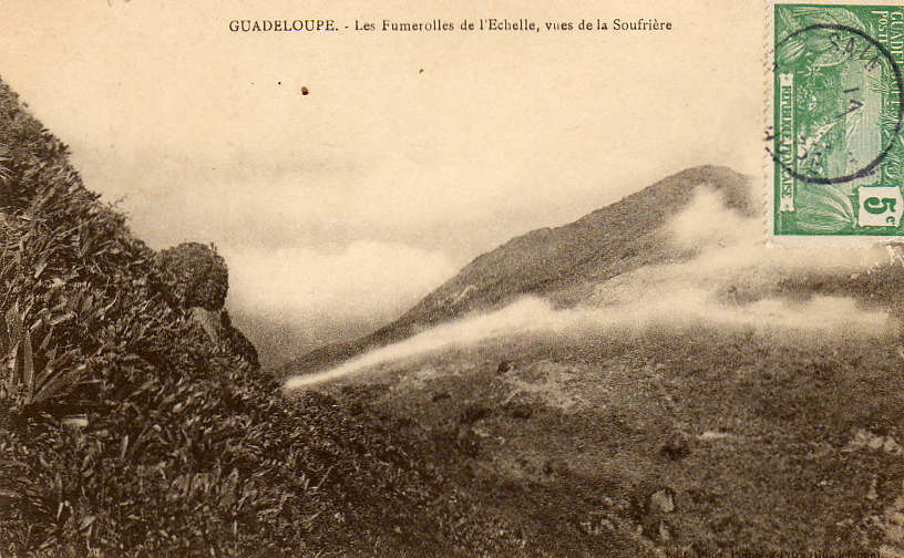 Carte Postale  De Guadeloupe -- Les Fumerolles De L'echelle, Vue De La Soufriere - Bermudes