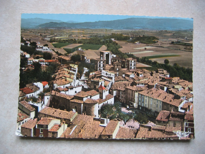 La Tour D´Aigues : Vue Générale Aérienne Et Le Château - La Tour D'Aigues