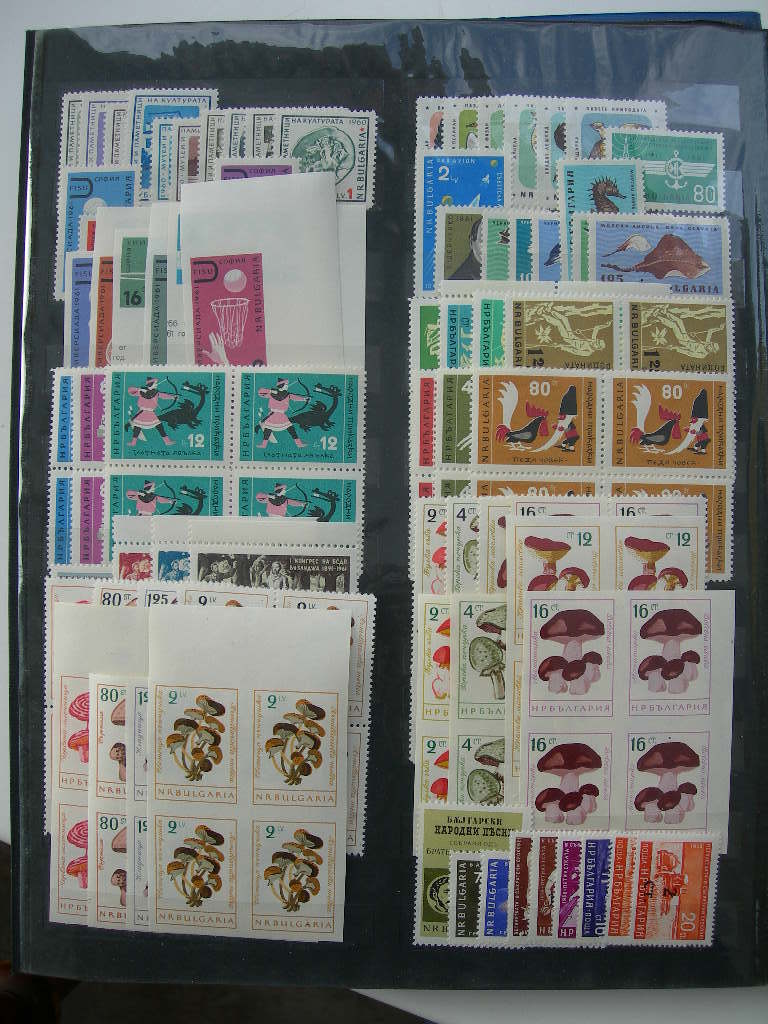 BULGARIA & ROMANIA STOCK BOOK WITH NEVER HINGED	COLLECTIONS! - Vrac (min 1000 Timbres)