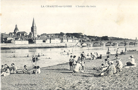 58 - NIEVRE -LA CHARITE SUR LOIRE - PLAGE - CARTE ANIMEE - PONT - - La Charité Sur Loire