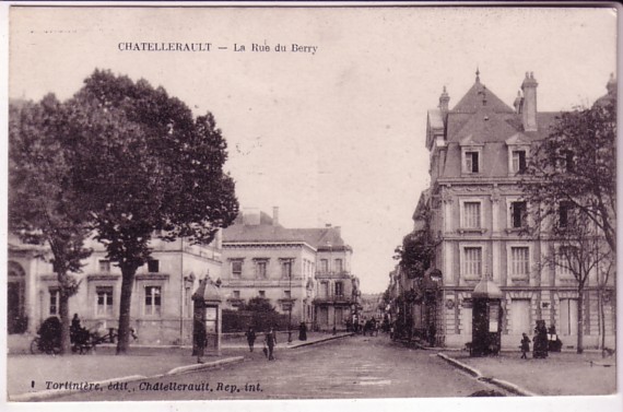 86 CHATELLERAULT La Rue Du Berry - Chatellerault