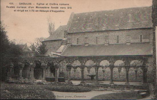 CPA De DAOULAS - Eglise Et Cloître Romans. - Daoulas