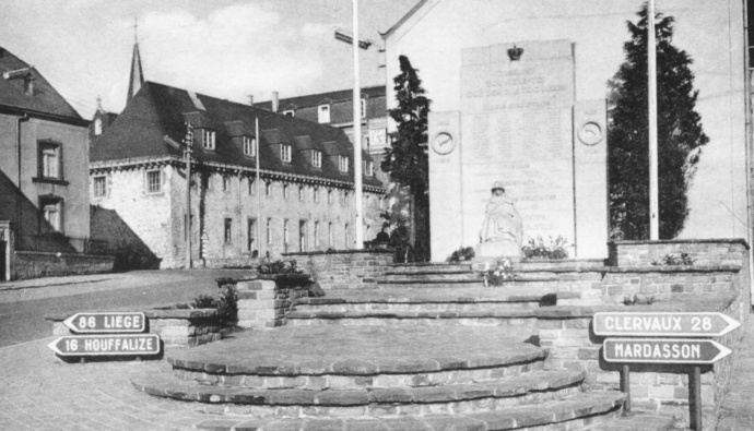 Bastogne Monument Aux De La Ville Et Le Séminaire Nr 11 - Bastogne
