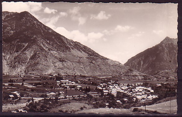 HAUTE ALPES - Guillestre - Vue Generale Et Pic De Guillestre - Guillestre