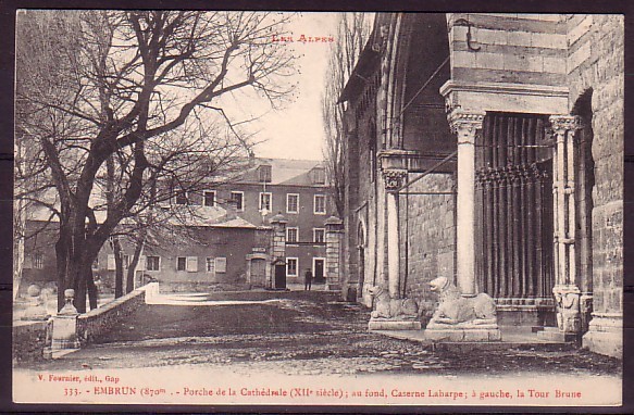 HAUTE ALPES - Embrun - Porche De La Cathedrale - Embrun