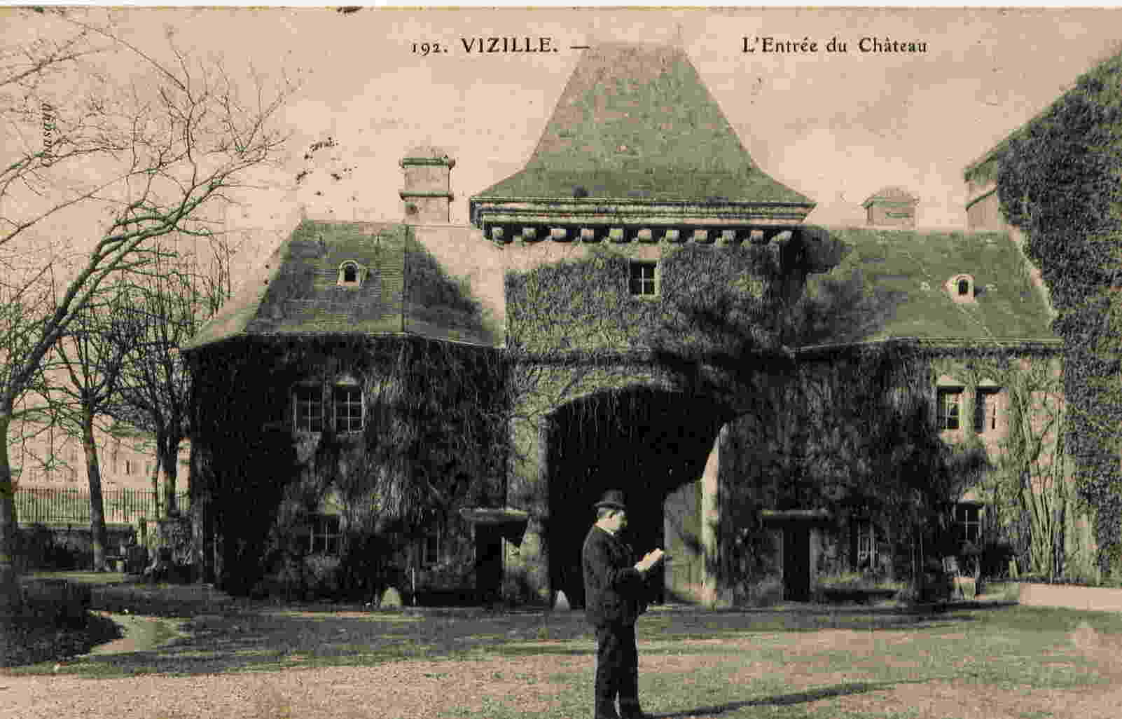 192 - Vizille - L´entree Du Chateau - Vizille