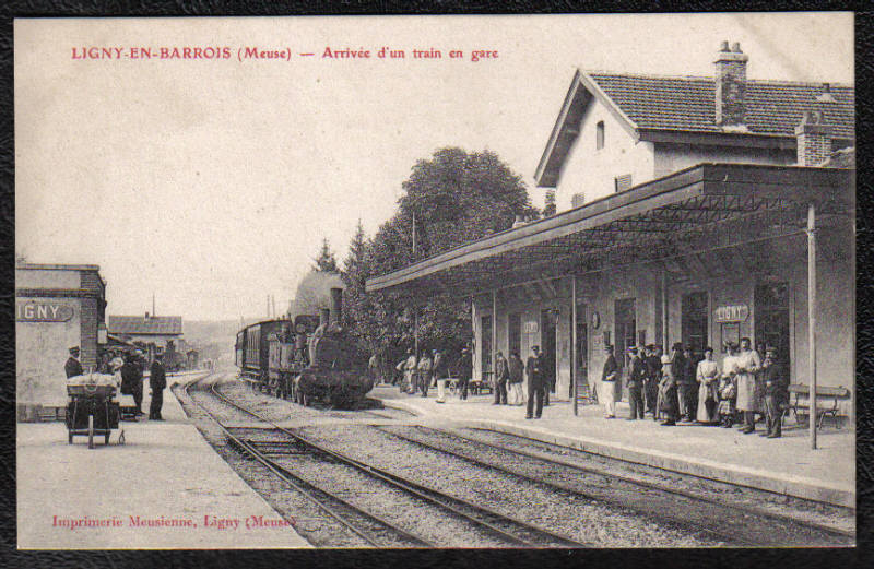 LIGNY EN BARROIS - Arrivée Du Train En Gare - Ligny En Barrois
