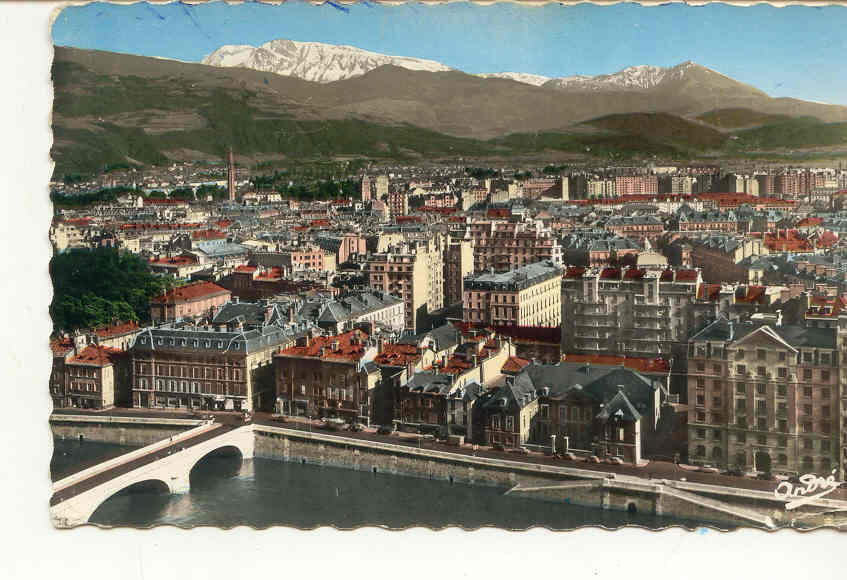 1679 Grenoble Vue Générale Et Le Taillefer 972 André - Grenoble