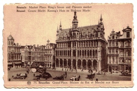 Bruxelles - La Grand Place - La Maison Du Roi Et Le Marché Aux Fleurs. N° 75 - Märkte