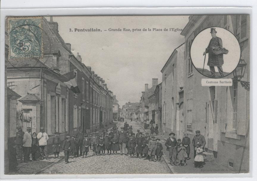 PONVALLAIN.  GRANDE RUE PRISE DE LA PLACE DE L'EGLISE.3. - Pontvallain