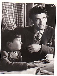 PHOTO DE PRESSE / RARE  :  Yves  MONTANT Dans "  LES PORTES DE LA NUIT  " - Photos