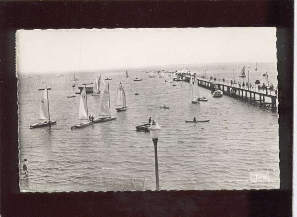 00306 Andernos Les Bains  La Jetée Marée Haute Voiliers Bateauxédit. Berjaud N°473 - Andernos-les-Bains