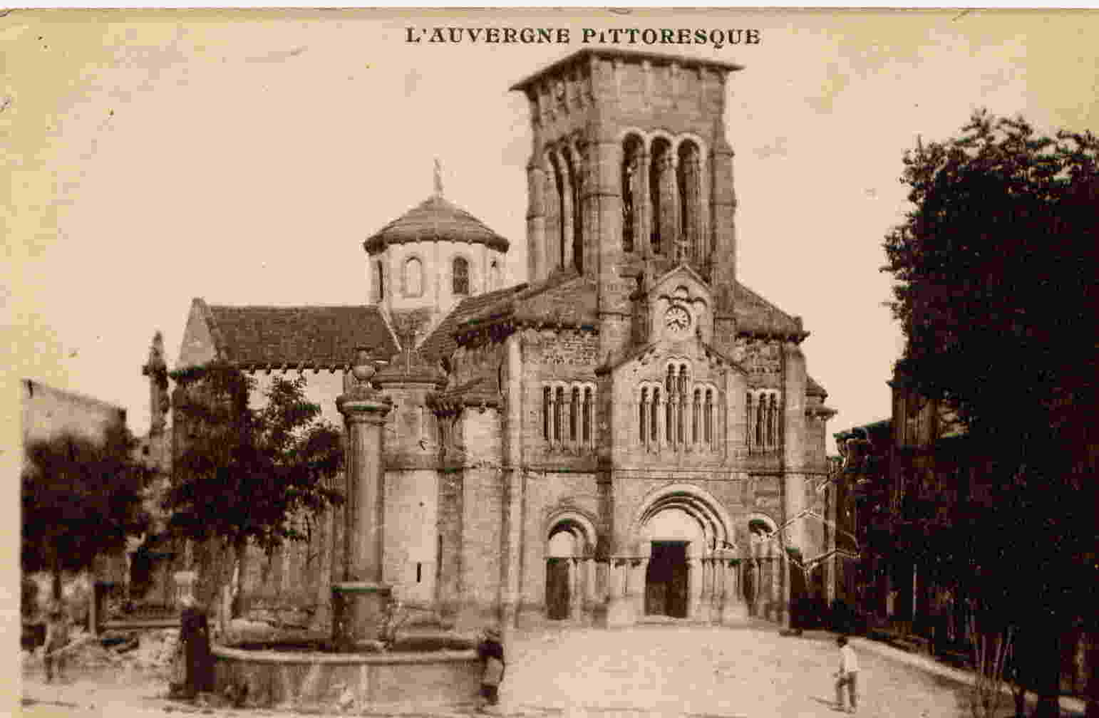 2700 - Eglise Romane De Volvic - Volvic