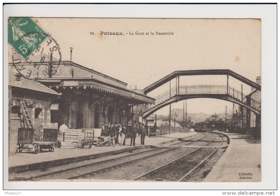 PUTEAUX, La Gare Et La Passerelle (animée, Train à L´arrière Plan) - Puteaux