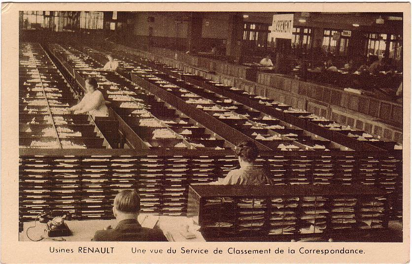 USINES RENAULT / Une Vue Du Service De Classement De La Correspondance - Industrie