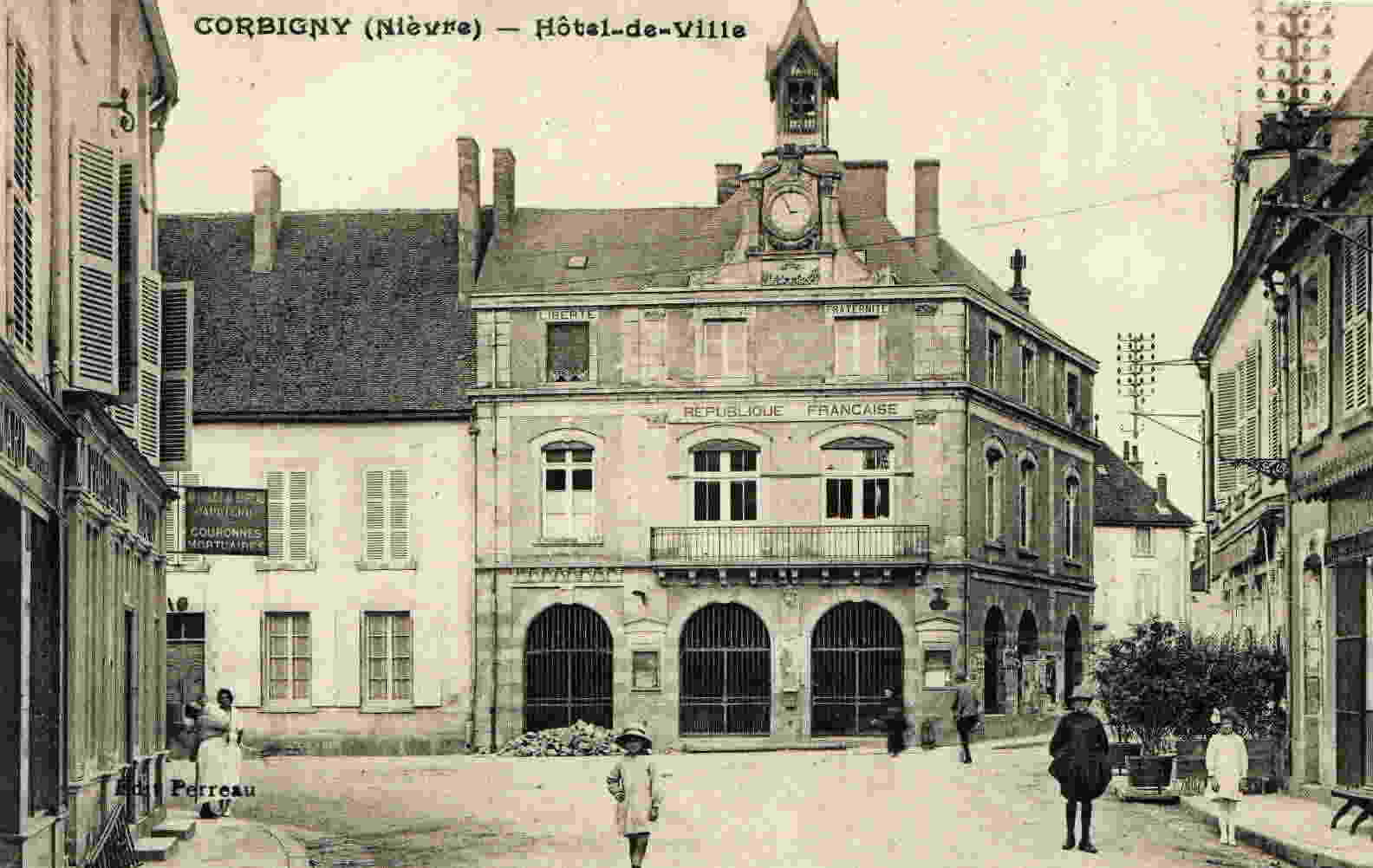 CORBIGNY - Hôtel De Ville - Corbigny