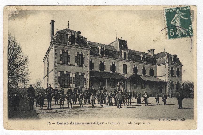 74  -  SAINT-AIGNAN-sur-CHER  -- Cour De L´Ecole Supérieur - Saint Aignan