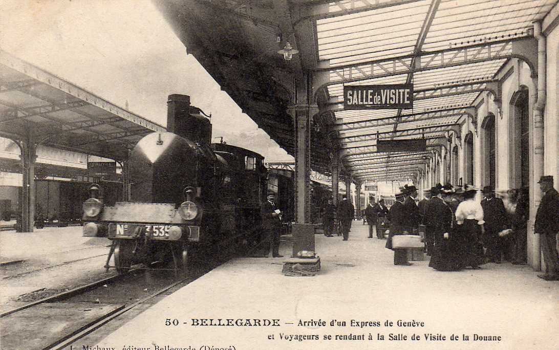 01 BELLEGARDE VALSERINE Gare, Arrivée Express De Geneve, Voyageurs Allant à La Douane, Train Vapeur, Michaux, 1907 - Bellegarde-sur-Valserine