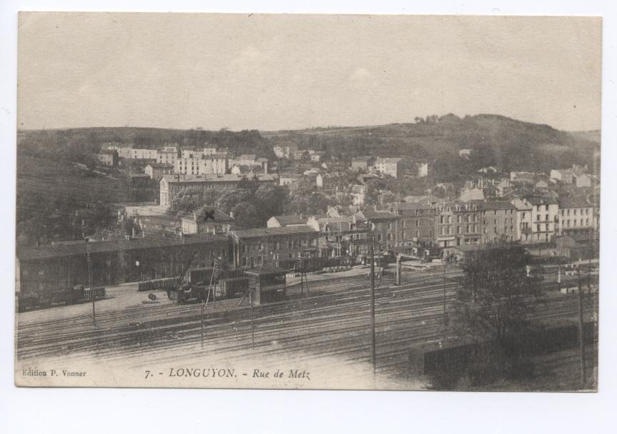 LONGUYON  --  Rue De Metz - Longuyon