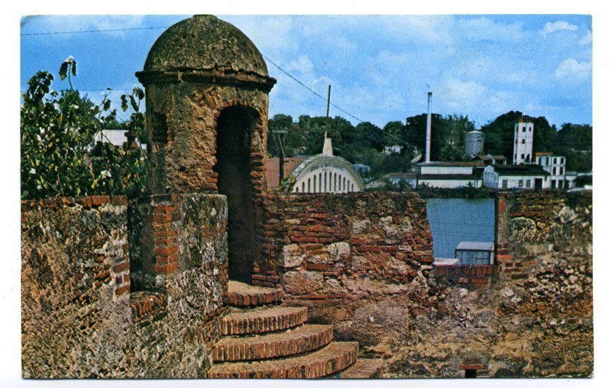 Republique Dominicaine. Dominica. Vue Of The Corner Of The Yard In Colon House - Dominikanische Rep.