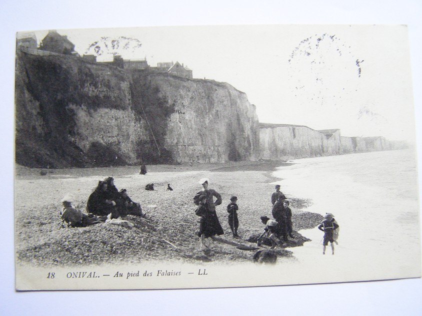 ONIVAL. Au Pied Des Falaises - Onival