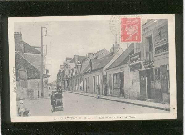 00947 Chambray  Rue Principale Et La Place ,édit. Champigny  , Animée Magasin Café Publicité - Champigny-sur-Veude