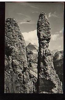 Superbe CP Alpinisme Dans Les Dolomites Italie - Escalade Grimpe Varappe - 1 Homme Entre Les 2 Rochers !! Frissons !!! - Mountaineering, Alpinism