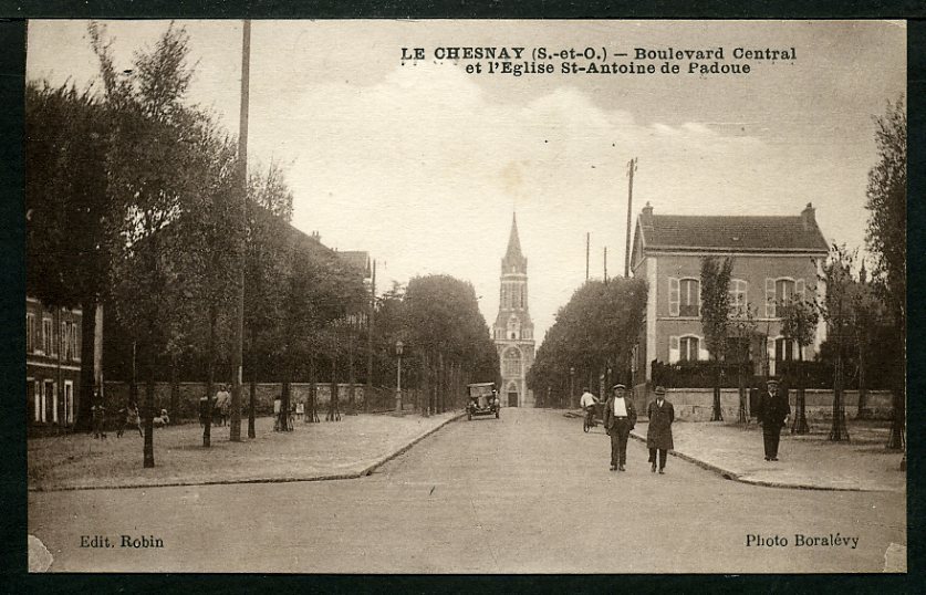 78 - LE CHESNAY - Boulevard Central Et L´Église St-Antoine De Padoue - ANIMÉE - Le Chesnay