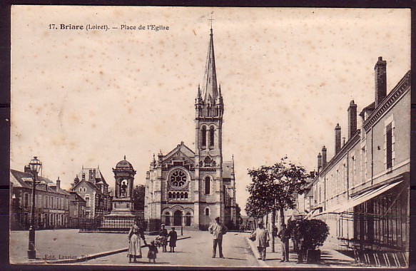 LOIRET - Briare - Place De L'eglise - Briare