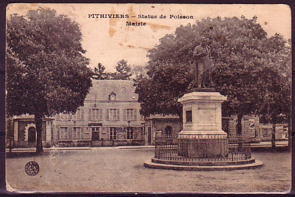 LOIRET - Pithiviers - Statue De Poisson - Mairie - Pithiviers