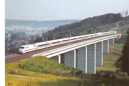 CP - TRAIN - SUR UN VIADUC - ELEKTRO - SCHNELLTRIEBWAGENZUG - INTERCITY EXPRESS - Equipment