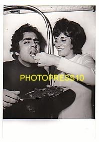 PHOTO DE PRESSE / RARE  : Enrico MACIAS Et Sa Femme Suzy. 1970 - Photos