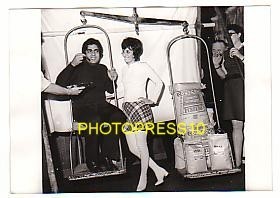 PHOTO DE PRESSE / RARE  : Enrico MACIAS : Son Poids En Couscous !!!  1970  ( 3 ) - Foto