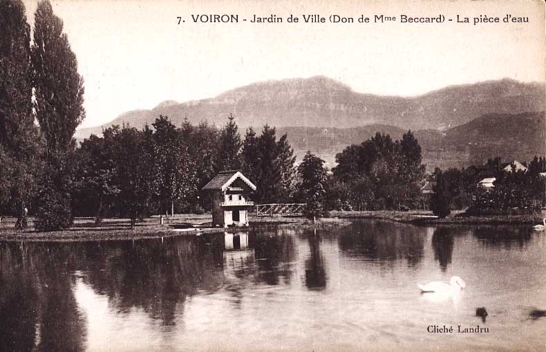 Cpa Voiron (38, Isère) Jardin De La Ville (don De Mme Beccard) Pièce D'eau - Voiron