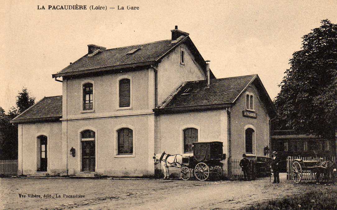 42 LA PACAUDIERE Gare, Animée, Fiacre, Ed Vibère, 192? - La Pacaudiere