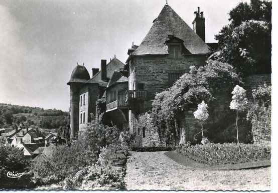 19 UZERCHE VIEILLES MAISONS N°39 SM NETB DENTELEE - Uzerche