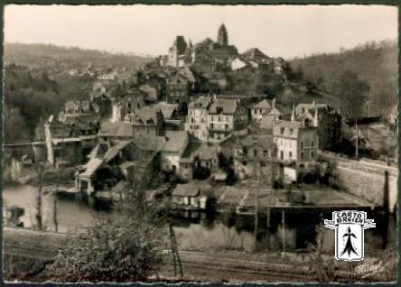 19 Uzerche - LA CORREZE TOURISTIQUE 5. 102 - UZERCHE - La "Perle Du Limousin" Vue Générale - Boucle De La Vézère - Cpsm - Uzerche