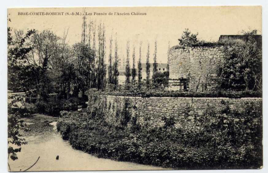 91 - BRIE COMTE ROBERT - Les Fossés De L'ancien Château (1908) - Brie Comte Robert