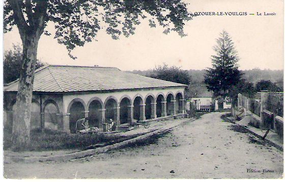 OZOUER LE VOULGIS Le Lavoir Animée - Sonstige & Ohne Zuordnung