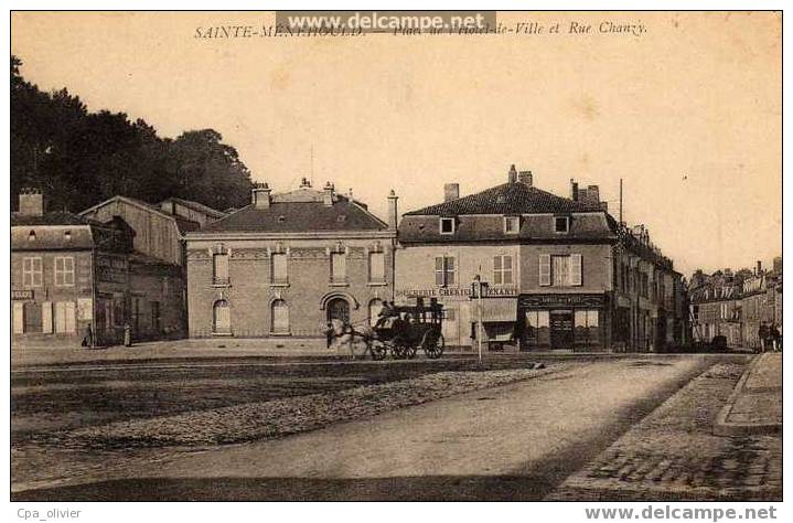 51 STE MENEHOULD Place Hotel De Ville, Rue Chanzy, Banque De La Meuse, Animée, Ed Moisson, 1915 - Sainte-Menehould