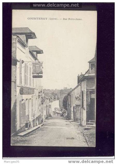 002196 Courtenay Rue Notre Dame édit.dumond & Cosson , à Gauche Gaîeté Cinéma Bal Billard - Courtenay