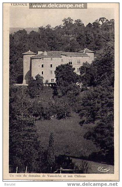 VERNOUX - Un Coin Du Domaine De Vaussèche Et Son Château - Vernoux