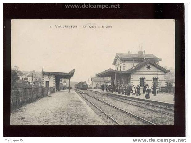 002317 Vaucresson Les Quais De La Gare édit.ELD N°2 Train , Chemin De Fer, Animée - Vaucresson