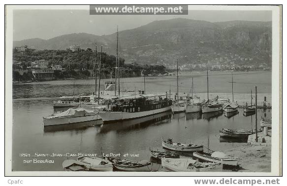 CPSM DENTELEE FORMAT CPA ST JEAN CAP FERRAT -LE PORT ET VUE SUR BEAULIEU-VOILIERS - Saint-Jean-Cap-Ferrat