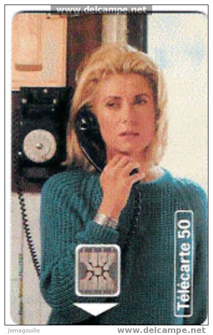 TELECARTE F551 SC5 04/1995 CATHERINE DENEUVE CINEMA 8 50U -*- - Collections