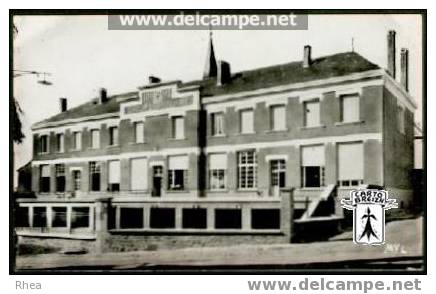 23 Chénérailles - CHENERAILLES (Creuse)  Le Groupe Scolaire - Cpsm - Chenerailles