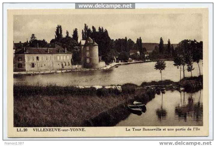 Réf 96 - VILLENEUVE SUR YONNE - La Tour BONNEVILLE Et Une Partie De L'ÎLE (1945) - Villeneuve-sur-Yonne