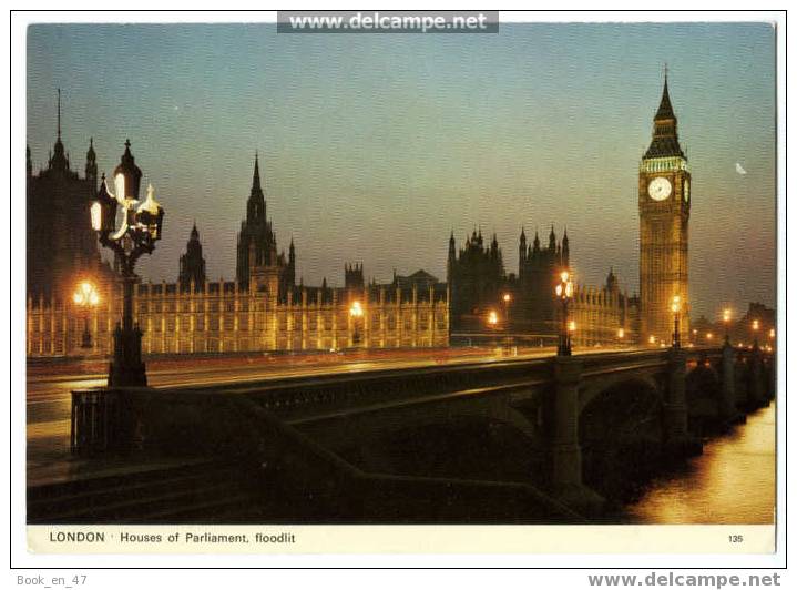{25561} Angleterre , Londres London , Houses Of Parliament , Floodlit . Parlement - Houses Of Parliament
