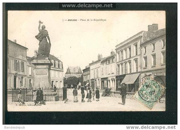 Jonzac - Place De La République ( Animée, éd. A. Laroche) - Jonzac